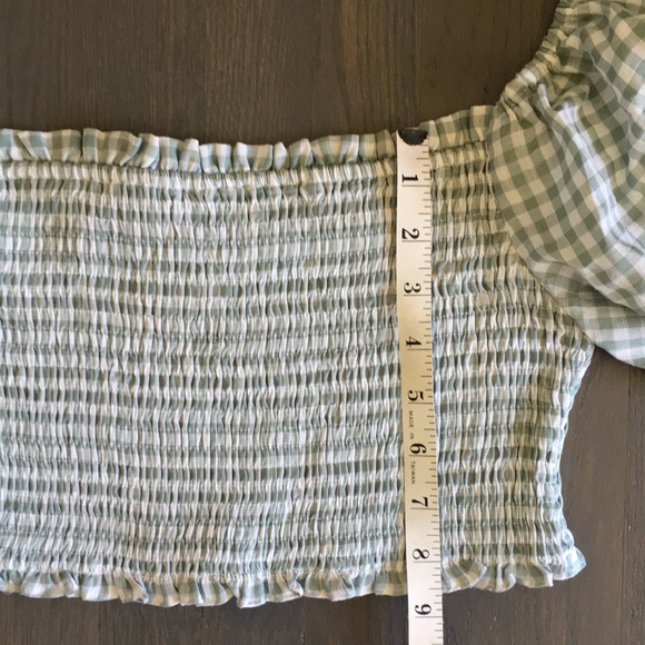 NWOT Mable Sage Gingham Smocked Puff Sleeve Crop Top, size Medium ❤️ - Picture 11 of 14